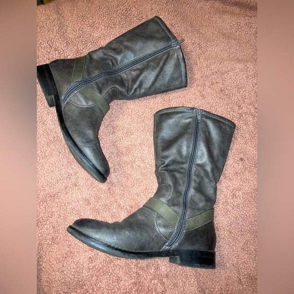 ••SOLD•• - Picture 2 of 5